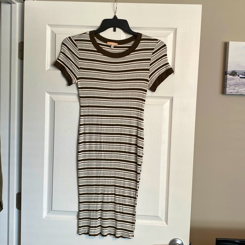 AVA D MOSS RIBBED KNIT DRESS-White/Gray/Brown Striped Dress in Size Large